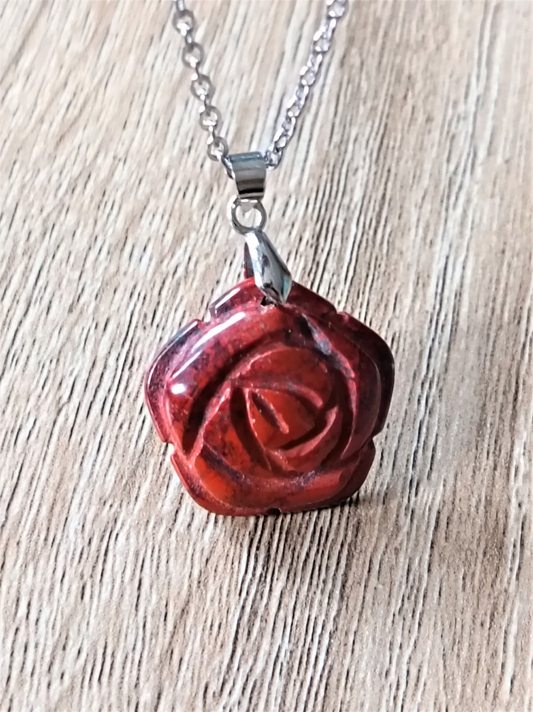 Jaspe Rouge : La Pierre Mère de la Terre et de la Force Vitale - Bijouxlithotresors 