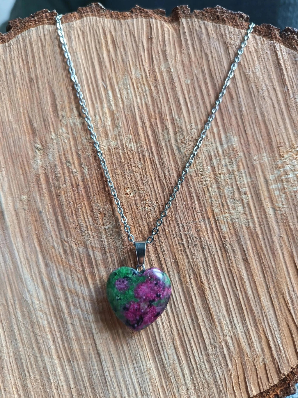 Collier Pendentif Rubis Zoïsite Cœur 20mm - Pierre Naturelle avec Chaîne - Bijouxlithotresors