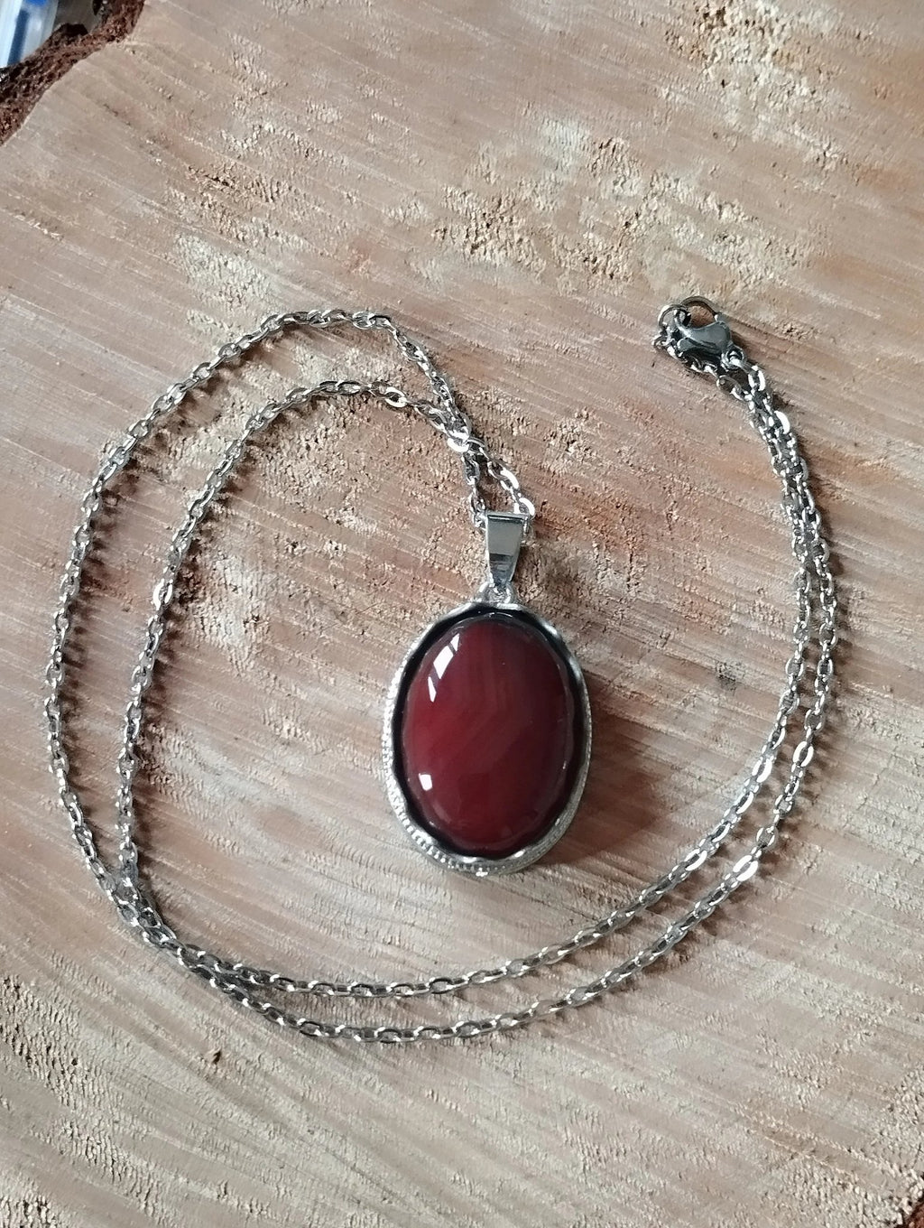 Collier Pendentif Cornaline Pourpre 35mm - Pierre Naturelle Cabochon Ciselé - Bijouxlithotresors