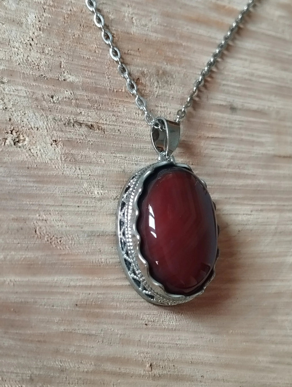 Collier Pendentif Cornaline Pourpre 35mm - Pierre Naturelle Cabochon Ciselé - Bijouxlithotresors