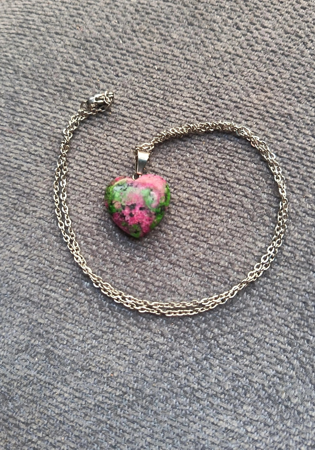 Collier Pendentif Rubis Zoïsite Cœur 20mm - Pierre Naturelle avec Chaîne - Bijouxlithotresors