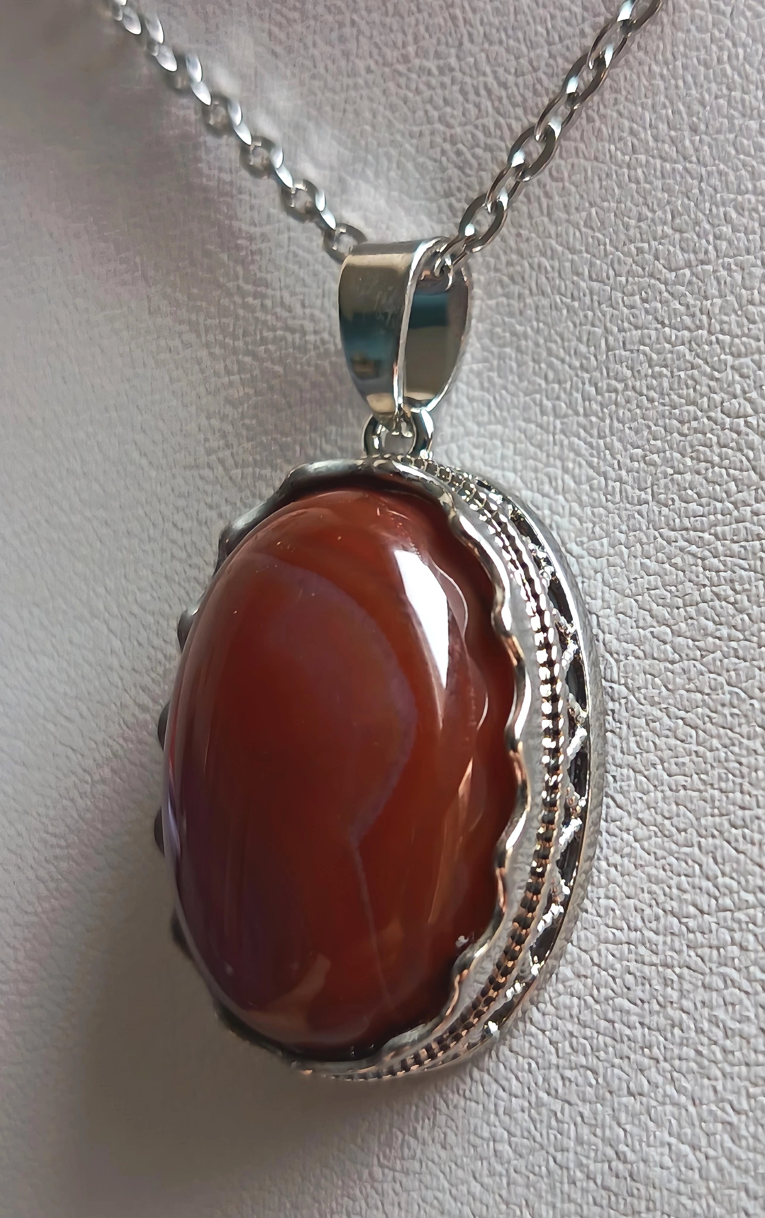 Collier Cornaline Pierre Naturelle 30x25mm – Pendentif Cabochon Rouge, Chaîne Acier Inoxydable 50 cm, Fermoir Homard – Bijou Bien-Être Élégant